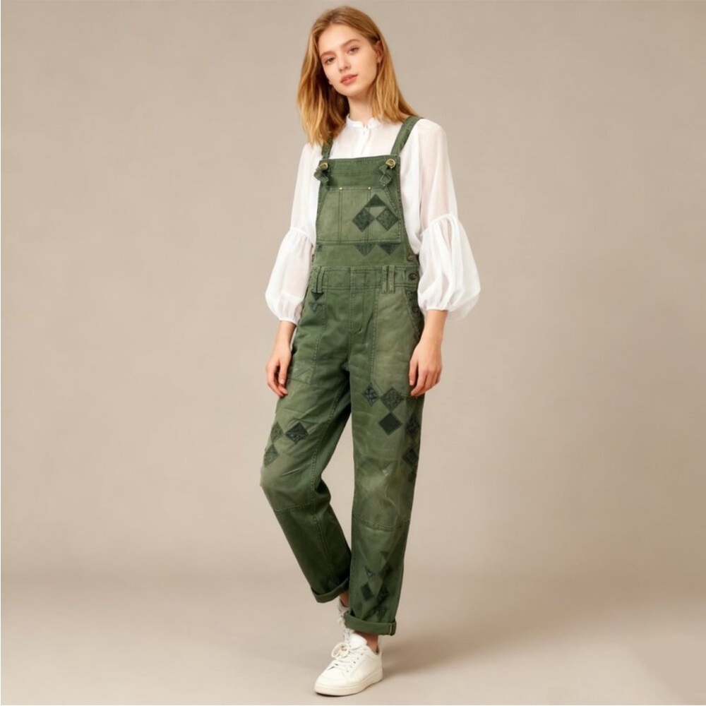 OPEN TO OFFERS Anthropologie Pilcro Green Patch Overalls Size 27